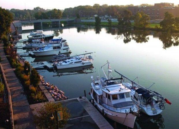 Ottawa, Illinois is a favorite stopover on the Illinois River that takes Loop cruisers south to the Mississippi River