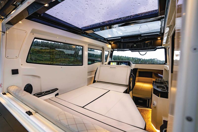 Navan C30 powerboat interior