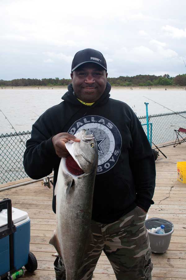 Good Information - Cool rod holder for pier fishermen