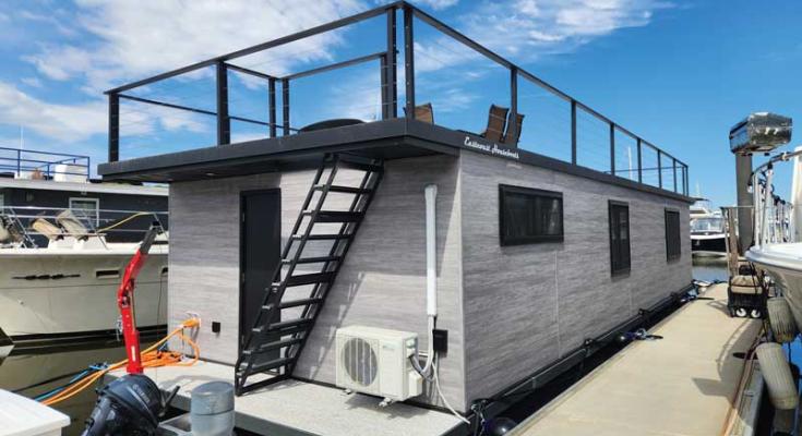 houseboat