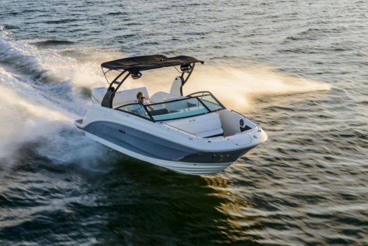 The Sea Ray SDX 250 Outboard deck boat is the latest introduction from this epic builder.