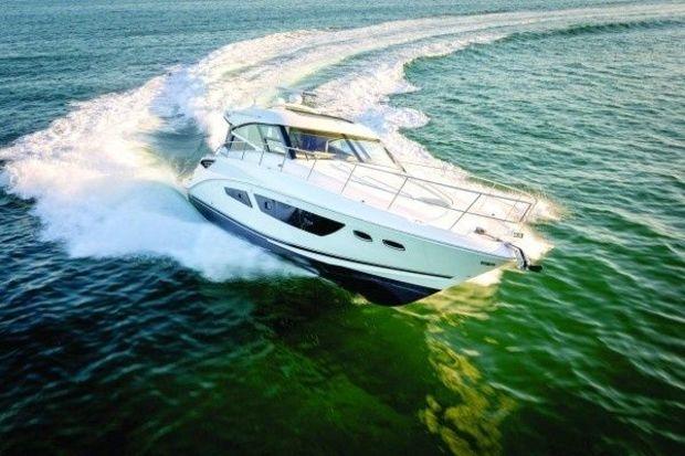 Boat Notes: The Sea Ray 470 Sundancer